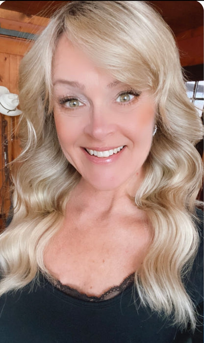 The Stella * BEST SELLER * White blonde hilights blended with a neutral lowlight